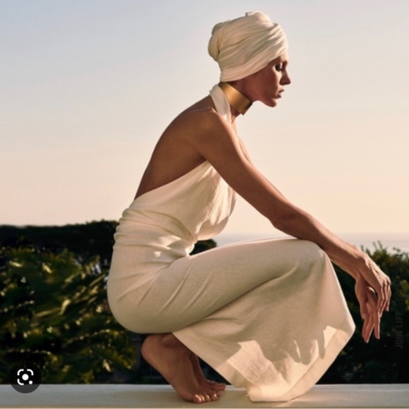 Zara Dresses & Skirts - NWT Zara Linen blend Midi Dress in Oyster White - size Small